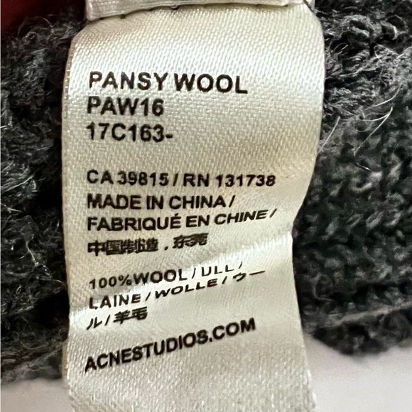 Acne Studios Gray Pansy Face Logo Patch Rib-Knit Beanie New With Tags One Size - Picture 6 of 6